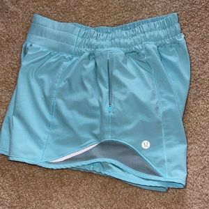 Lululemon Hotty Tot Low Rise 4”